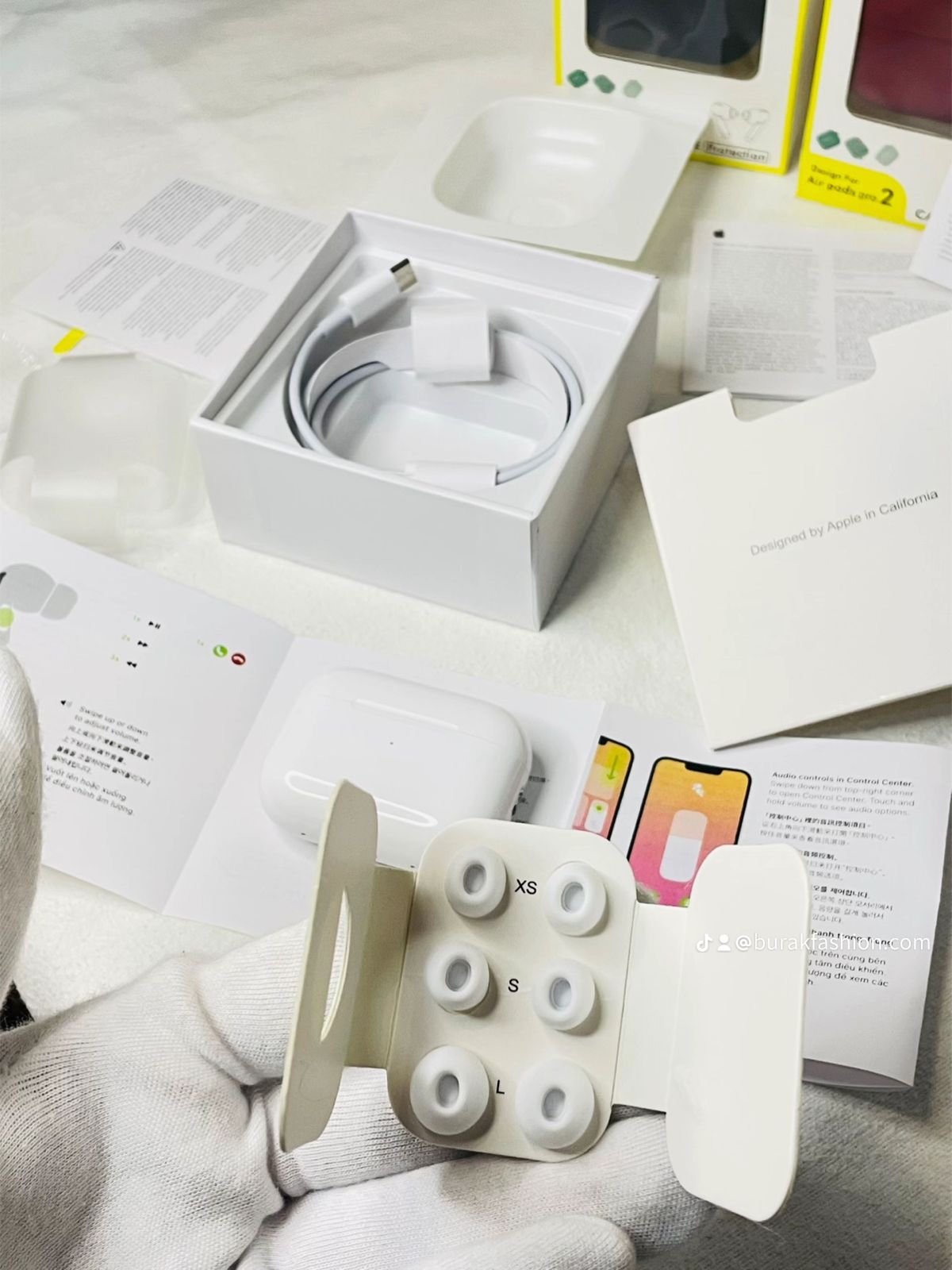 AIR PODS PRO 2 (FREE CASE)